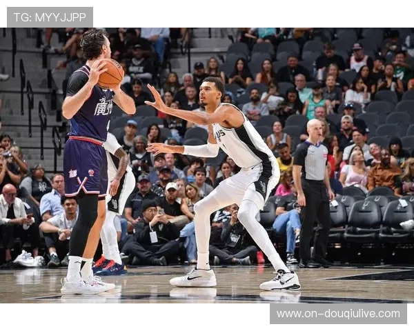 文班亚马第三个赛季完成重建，马刺重返西部强队行列